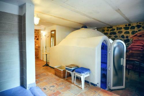 Hostal Chambres D'h�tes Et G�tes Le Mas Bleu & Spa Resort