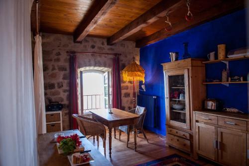 Hostal Chambres D'h�tes Et G�tes Le Mas Bleu & Spa Resort