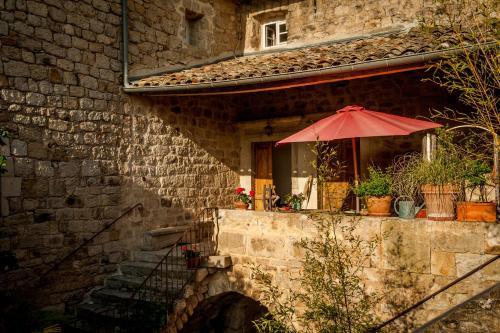 Hostal Chambres D'h�tes Et G�tes Le Mas Bleu & Spa Resort