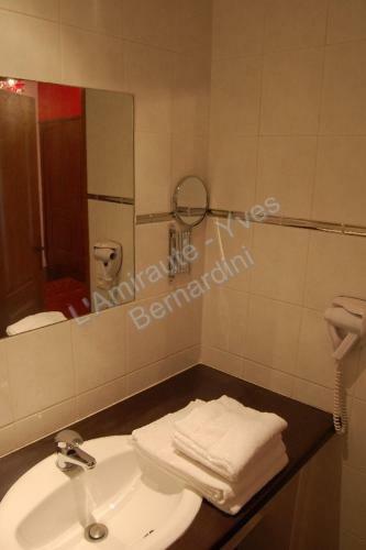 Hostal L'amiraut� Sur Ba�se