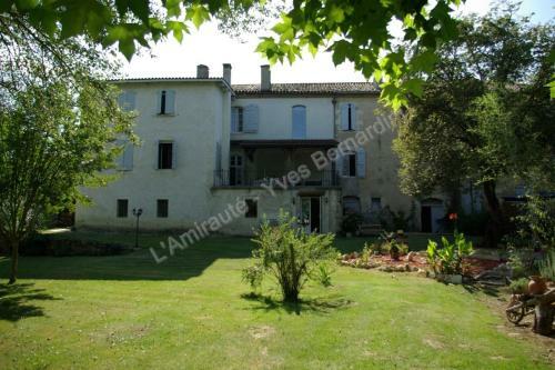 Hostal L'amiraut� Sur Ba�se