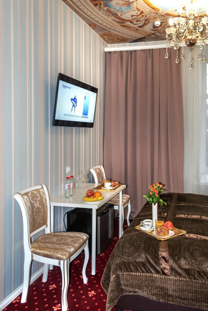 Hotel Grand On Bolshoy