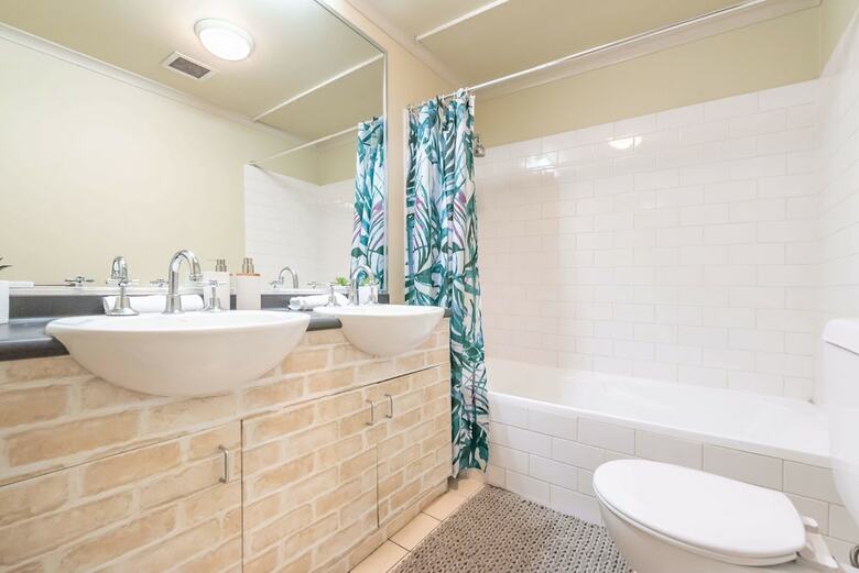 Airm8 Apartments The Oaks
