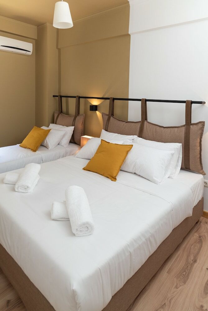 Hotel Tier Collection