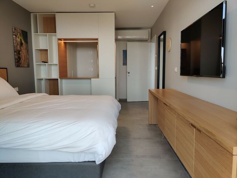 Luxury Suites By Notaly Ariel