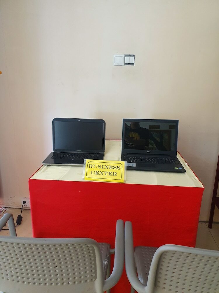 Hostal Law Ka Thit Sar Hotel - Hostel