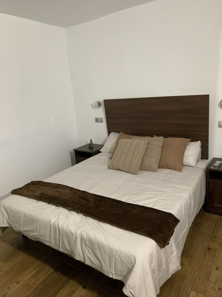 Hotel Valtisya House Pool & Airport