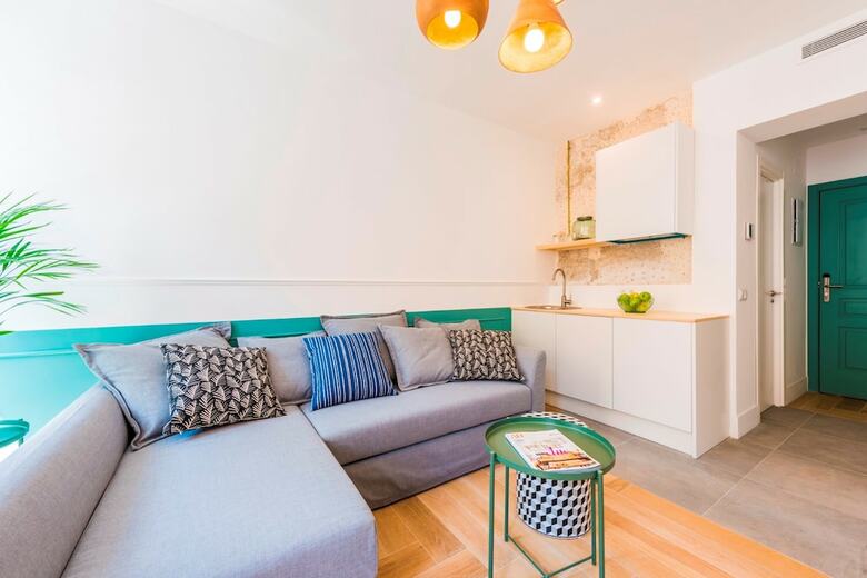 Apartamentos Be Mate Gran V�a Suites