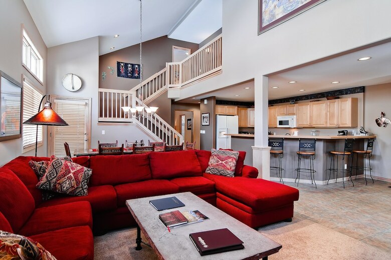 Cascades Townhomes Hood 1