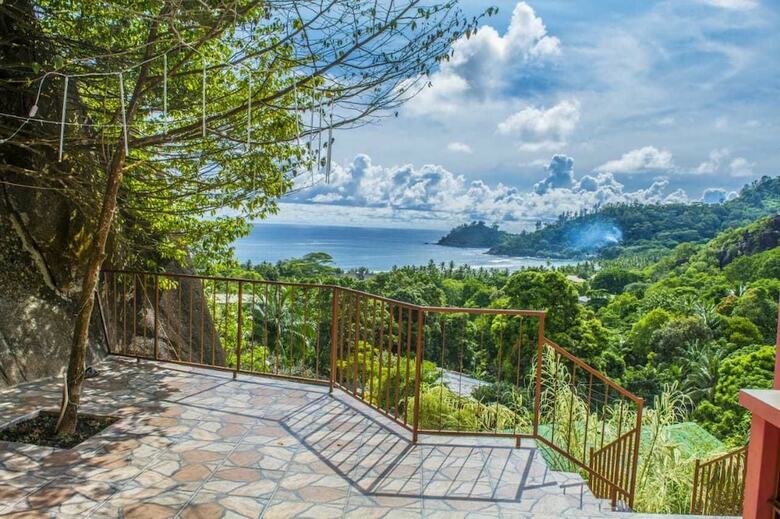 Hotel Les Elles Guesthouse Self Catering