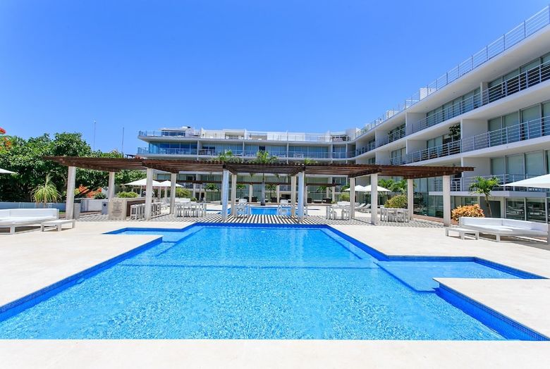 Aparthotel Luxury Condos At Magia