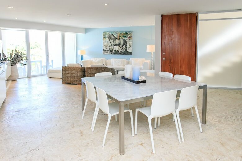 Aparthotel Luxury Condos At Magia