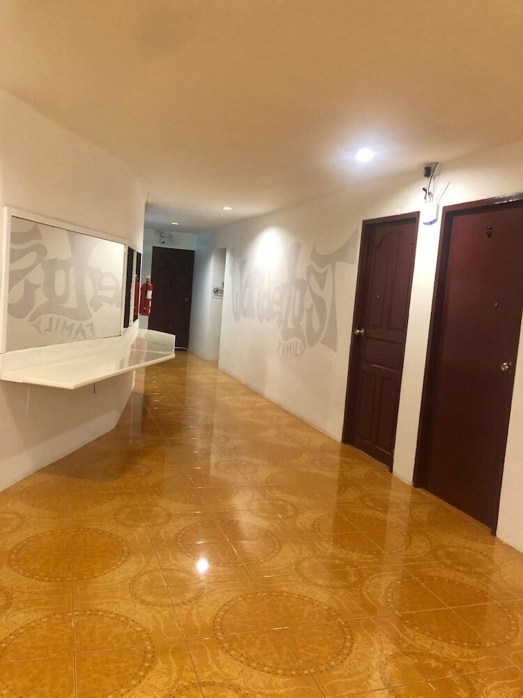 Hostal The Cubic Hotel - Hostel