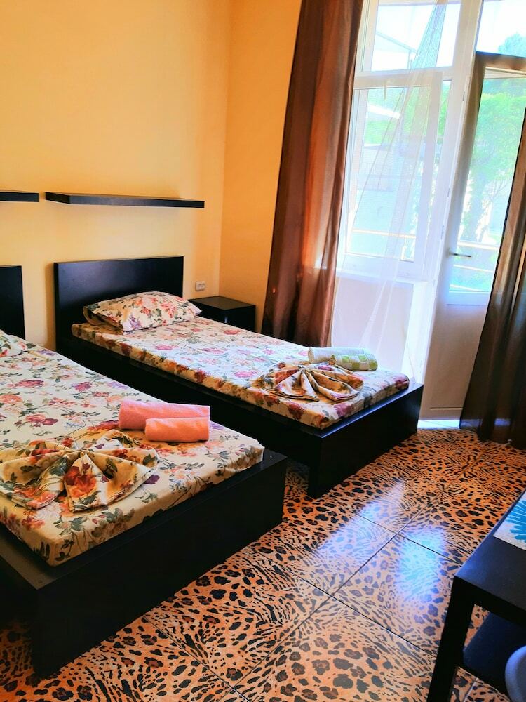 Hotel Rodnichok Guest House