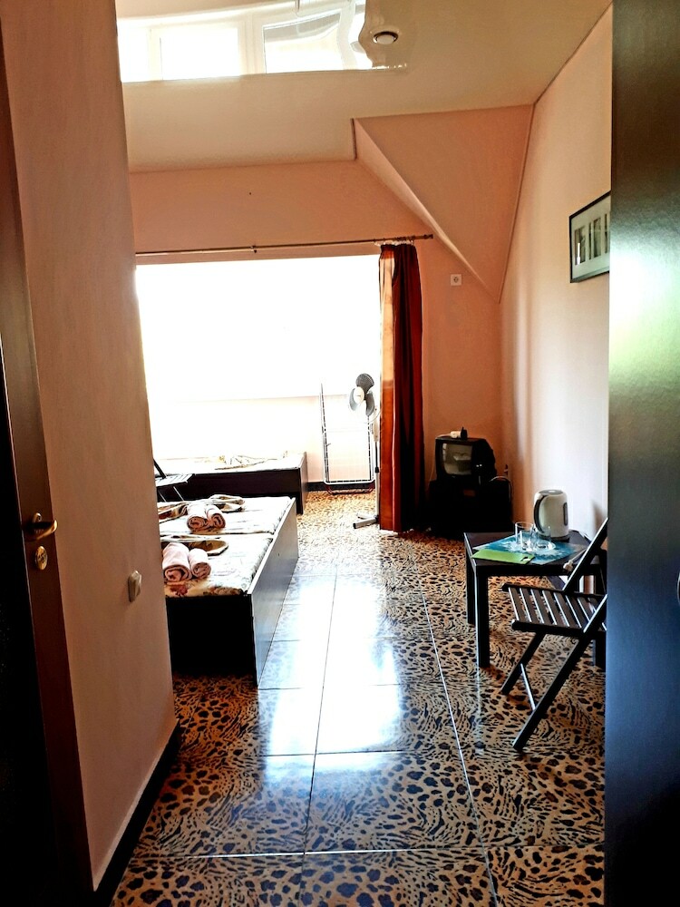 Hotel Rodnichok Guest House