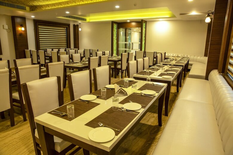 Hotel The Agra Grande