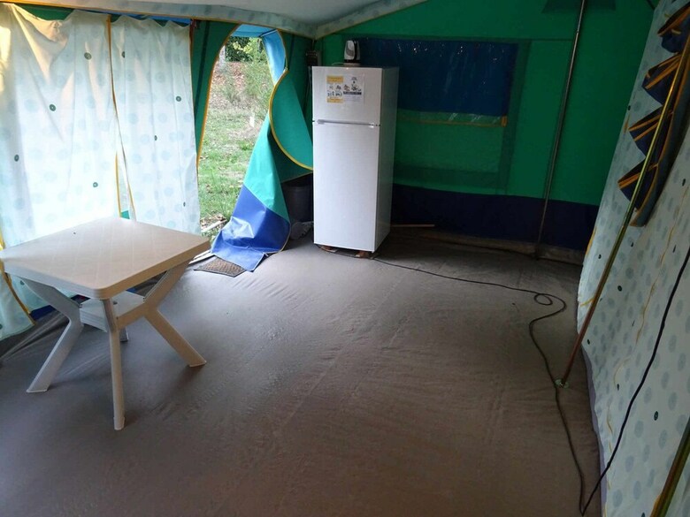 Camping Le Repaire - Tente Am�nag�e