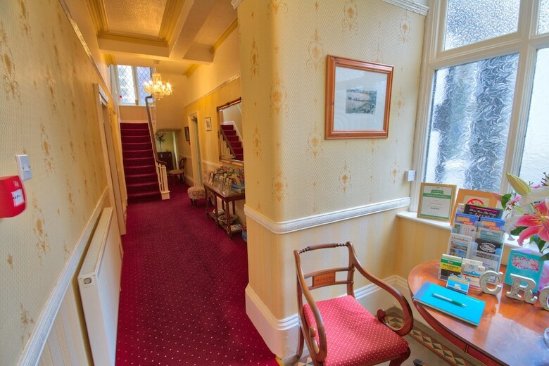 Hotel Holcombe House