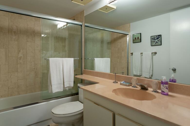 3 Bedroom Condo With Stunning Balcony View