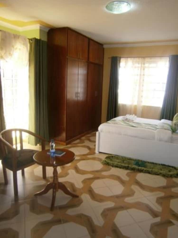 Hotel Elgon Village Guest House