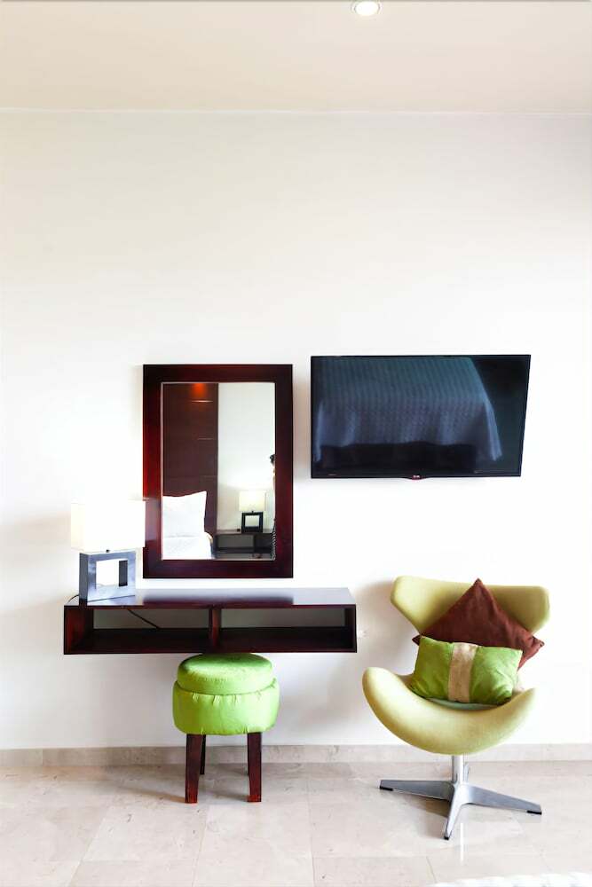 Gran Peninsula 3br Condo By Rmh