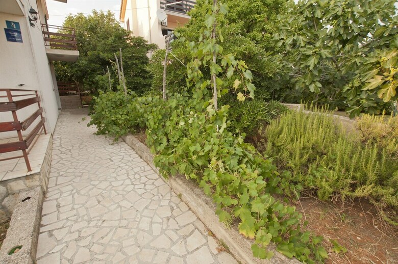 Apartments Gorast
