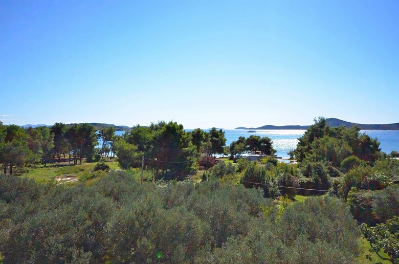 Apartments And Rooms On The Beach
