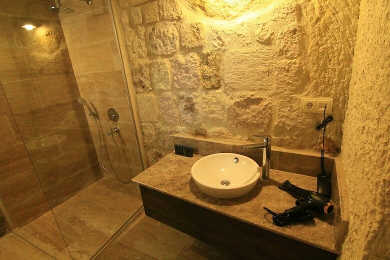 Hotel Tafana Cave & Stone Lodge