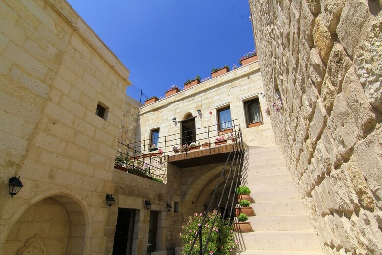 Hotel Tafana Cave & Stone Lodge