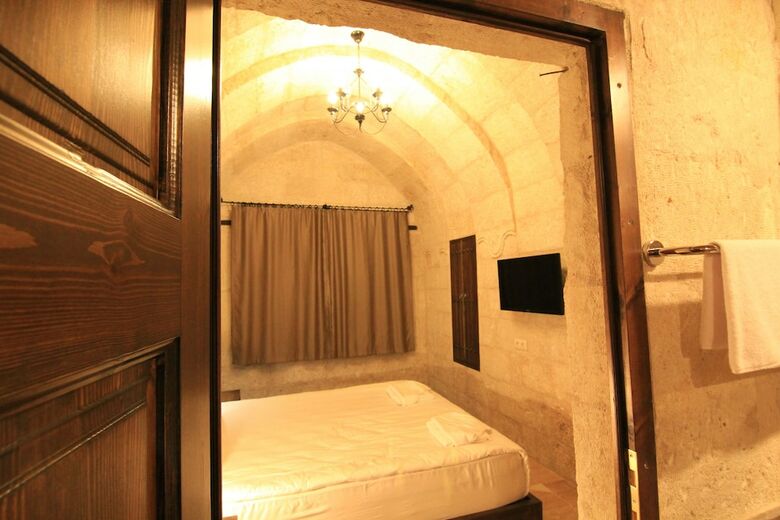 Hotel Tafana Cave & Stone Lodge