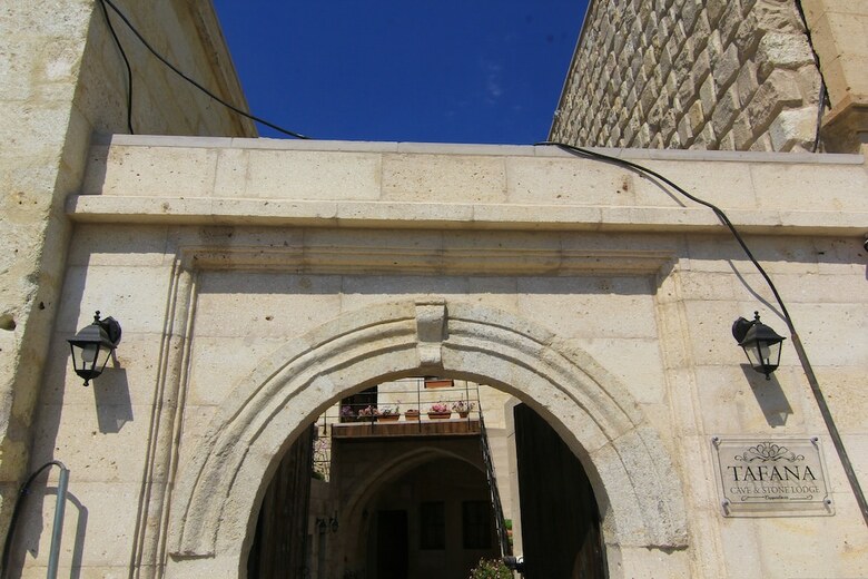 Hotel Tafana Cave & Stone Lodge