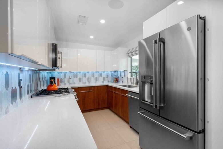 Ps Desert Indulgence Three-bedroom House