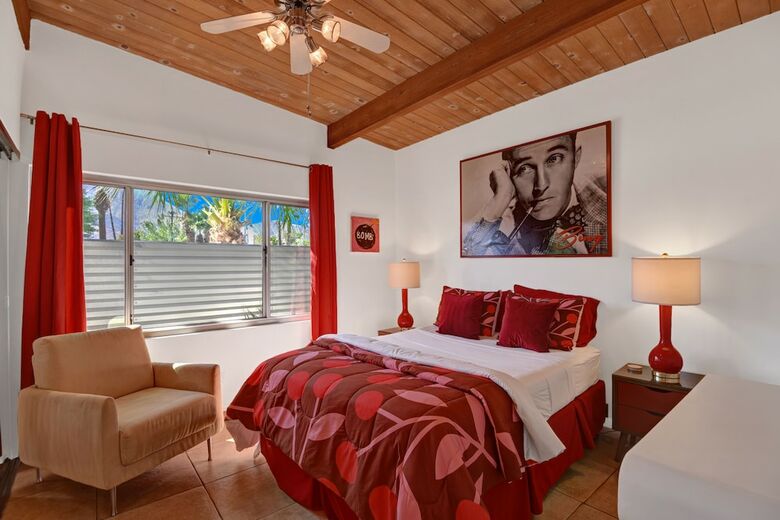 Banana Cabana Palm Springs Three Bedroom House