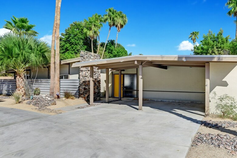Banana Cabana Palm Springs Three Bedroom House