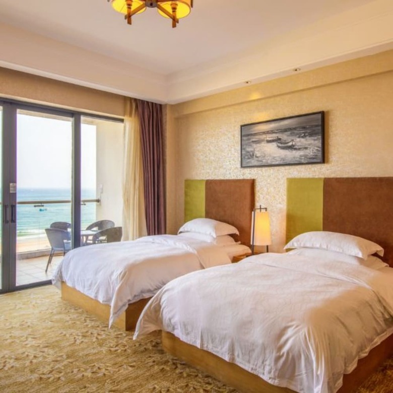 Days Hotel & Suites Yangjiang