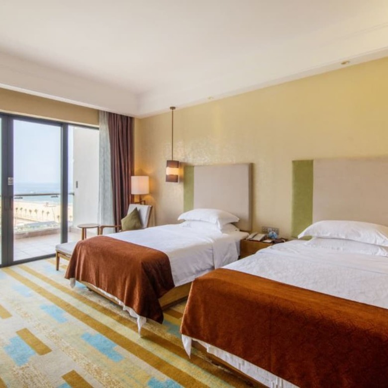 Days Hotel & Suites Yangjiang