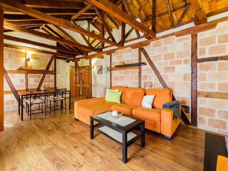 Apartamentos �tico Abuhardillado By Toledo Ap