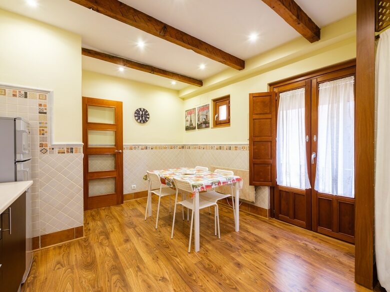 Apartamentos �tico Abuhardillado By Toledo Ap