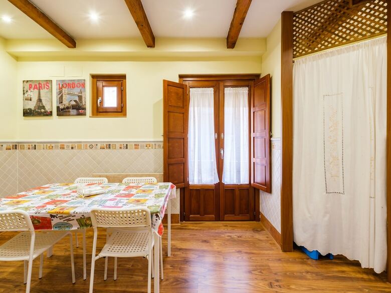 Apartamentos �tico Abuhardillado By Toledo Ap