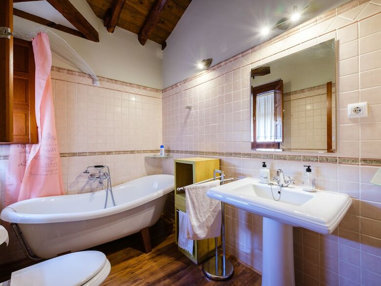 Apartamentos �tico Abuhardillado By Toledo Ap