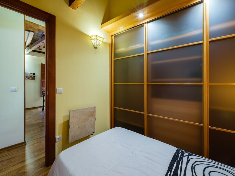 Apartamentos �tico Abuhardillado By Toledo Ap