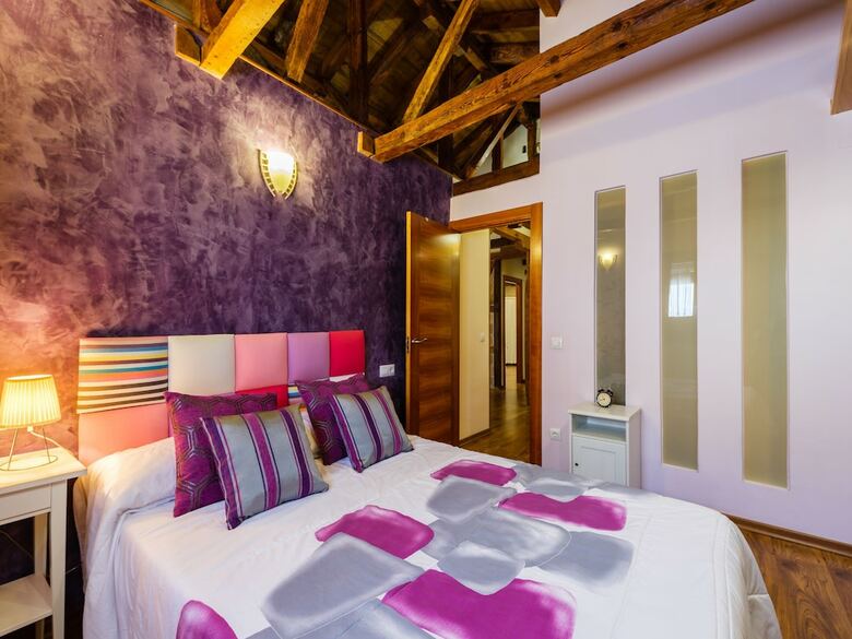 Apartamentos �tico Abuhardillado By Toledo Ap