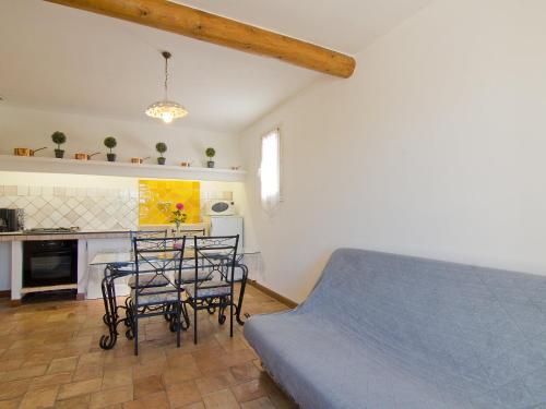 Holiday Home Maison La Fabrique Villelaure