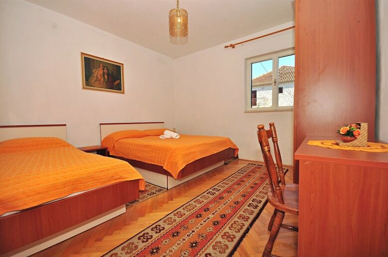 Apartments And Rooms Anka
