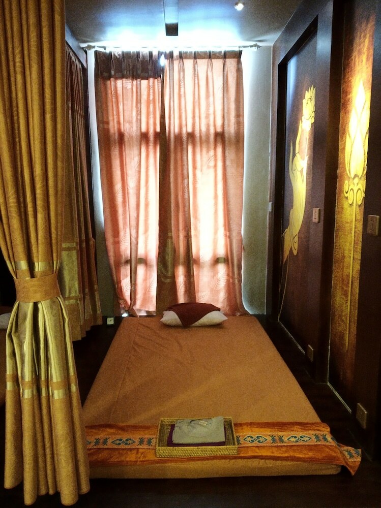 Capital Hotel