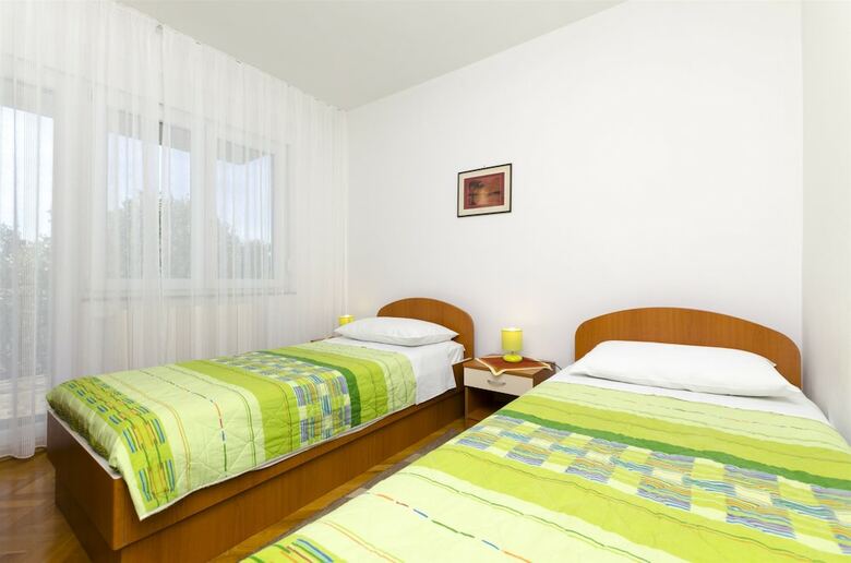 Apartments Karmela
