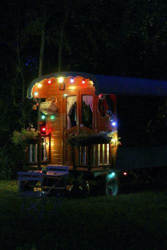 Bed & Breakfast Roulottes Du Rouard