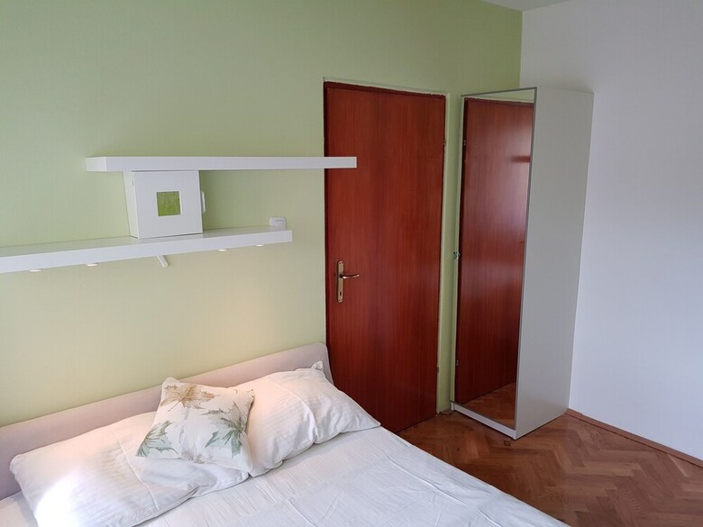 Apartment And Room Marica