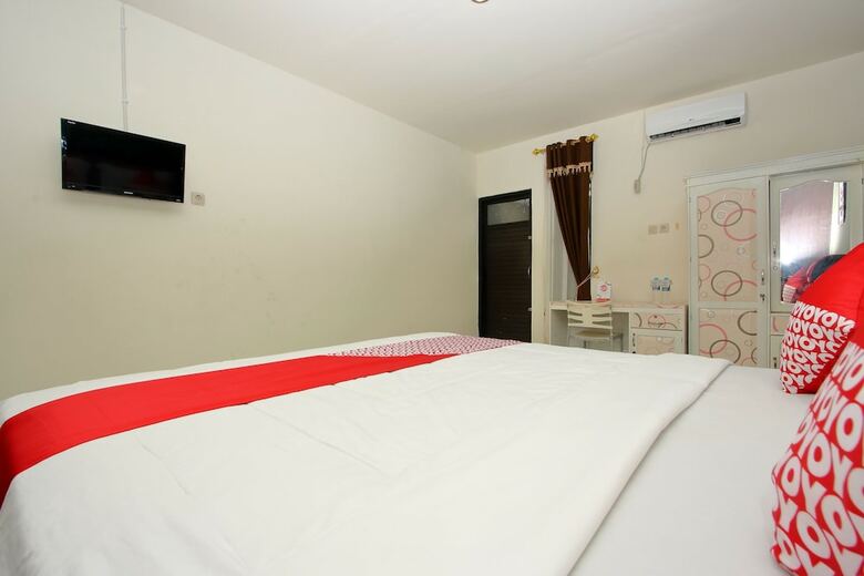 Hostal Oyo 933 Wisma Malawen