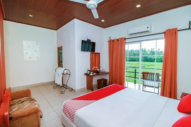 Oyo 242 Dhanamuthu Hotel And Banquets